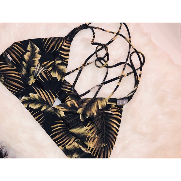 PINK Victoria's Secret Other - PINK Victoria’s Secret Tropical Bra✨ Medium